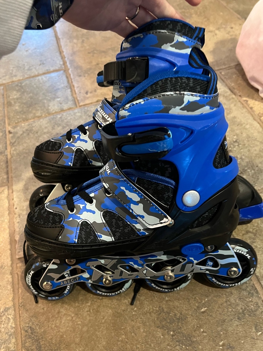 Kids Adjustable Inline Roller Skates Blue & Black Roller Blades - Picture 3 of 3